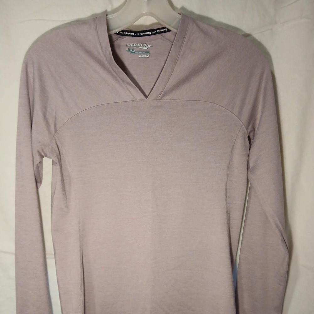 Saucony Womens XS Light Purple Long Sleeve V-Neck Athletic Running Top